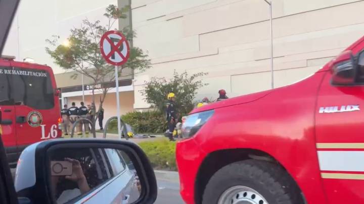 Reportan incendio en reconocido centro comercial del sur de Cali; este es el informe de los Bomberos