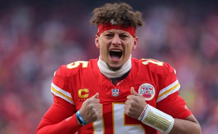 Patrick Mahomes sets NFL record for 250 TD passes at 30: How many had Tom Brady recorded at his age?