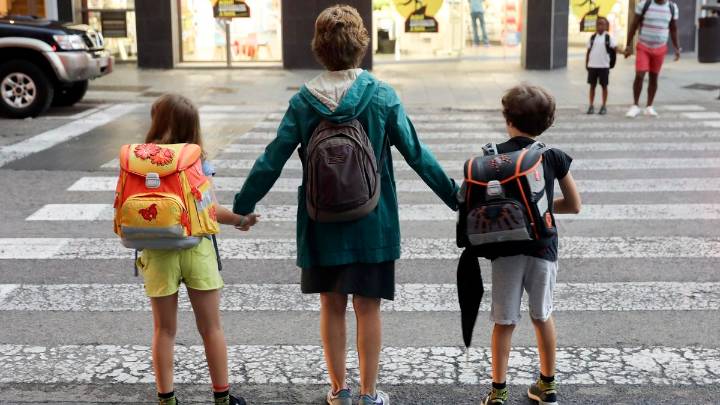 El curso arranca con falta de profesorado y sin medidas en los centros más afectados por las altas temperaturas