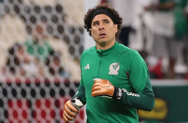Guillermo Ochoa llega al Limassol de cara a su posible sexto Mundial en 2026