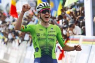 Ciclista Tadej Pogacar se corona campeón del mundo