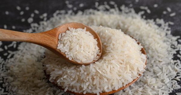 Cocinar arroz con vinagre: por qué se recomienda y cuáles son sus beneficios