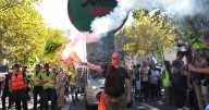 Miles de personas protestan contra los recortes presupuestarios en Francia y disturbios dejan 141 detenidos