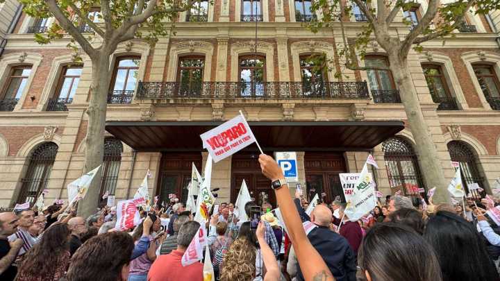 Zamora exige en Madrid la vuelta de las paradas del AVE en Sanabria: "Puente nos ha mentido y manipulado"