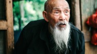 El desconocido motivo por el que los chinos siempre se dejan la uña del meñique larga