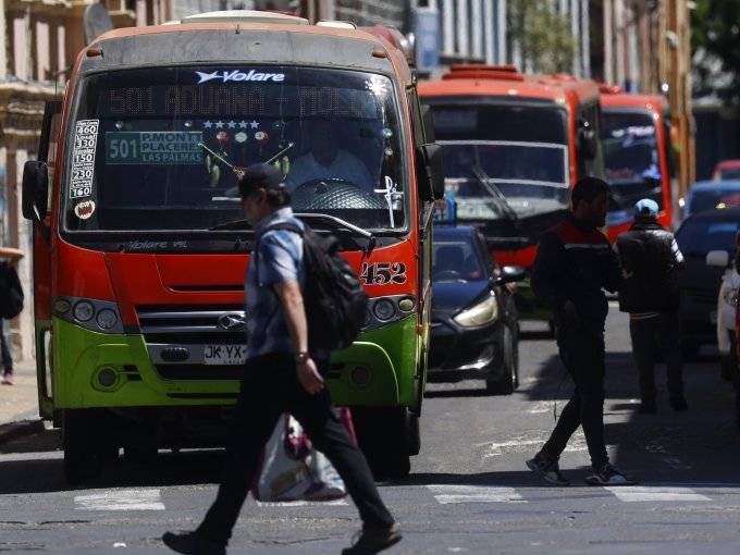 Conductores miran con recelo anuncio de licitación por recaudo electrónico: "El 2020 deberían haber estado los validadores"
