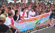 Anganwadi Teachers, Helpers Stage Protest at Indra Park, Police Detain Demonstrators
