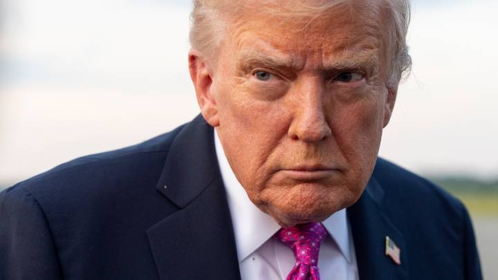 Trump suggests FCC could revoke broadcast licenses of networks that give him ‘bad publicity'