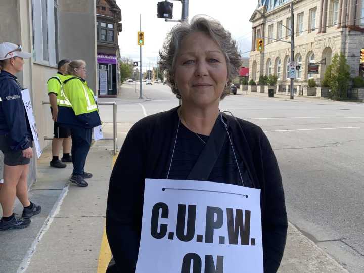 Owen Sound postal workers join national strike Friday