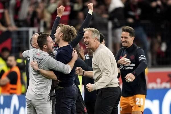 Leverkusen gana al Eintracht en debut del DT Hjulmand
