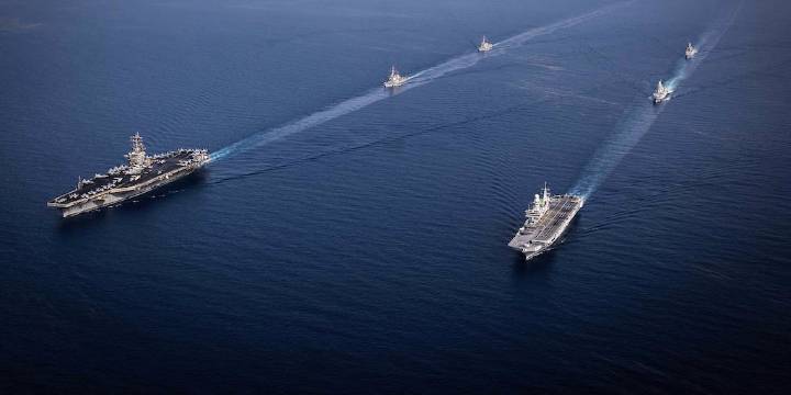 Dos aeronaves militares del régimen de Maduro hostigaron a un buque de la Armada de EEUU en aguas internacionales