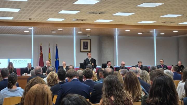 207 mujeres poseen una pulsera de seguimiento para controlar las órdenes de alejamiento en la Región de Murcia