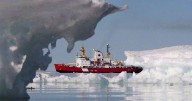 Federal government begins to transfer Coast Guard to National Defence