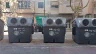 Vecinos de Pere Garau sanean contenedores para reducir la degradación