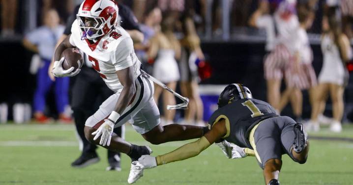 Jayden Hall's explosive night leads No. 3 Owasso past No. 4 Broken Arrow