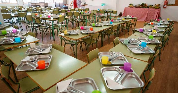 Casi 1,3 millones de escolares en riesgo de pobreza no irán al comedor por falta de beca
