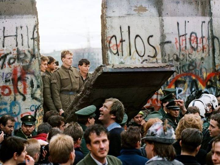 East Germany's empty towns try to lure people with 'trial living'