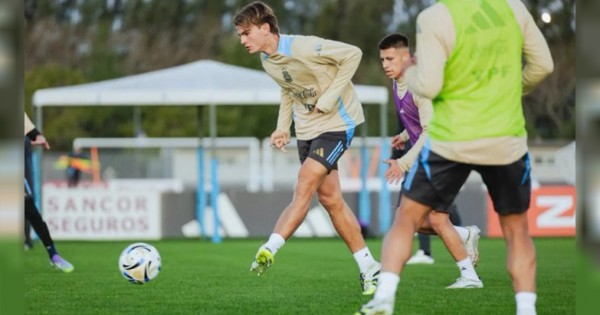 Fútbol: Argentina ya se entrena con la mirada puesta en Venezuela y Ecuador