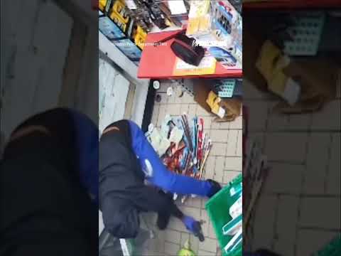 WATCH: Suspects ransack Houston convenience store at gunpoint #foxnews #news #shorts