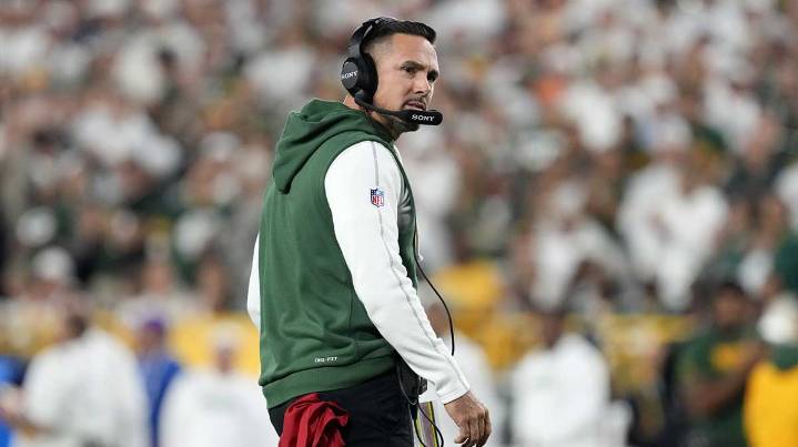 Packers HC Matt LaFleur absolutely explodes on DE after costly blunder