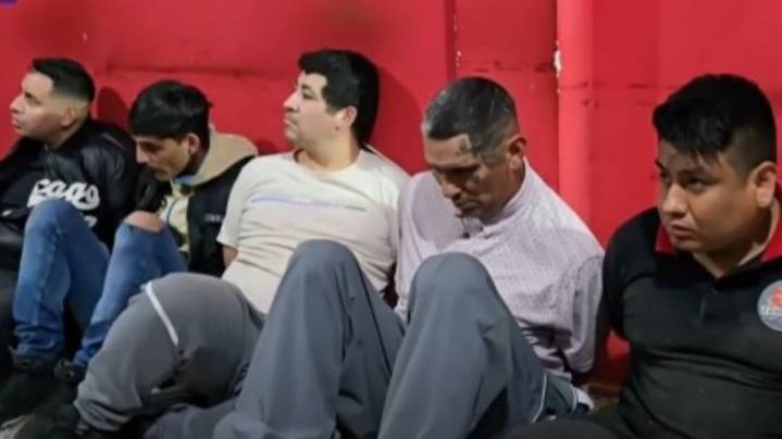 Ocho hombres fueron demorados en Villa Zavaleta por el triple crimen de las chicas