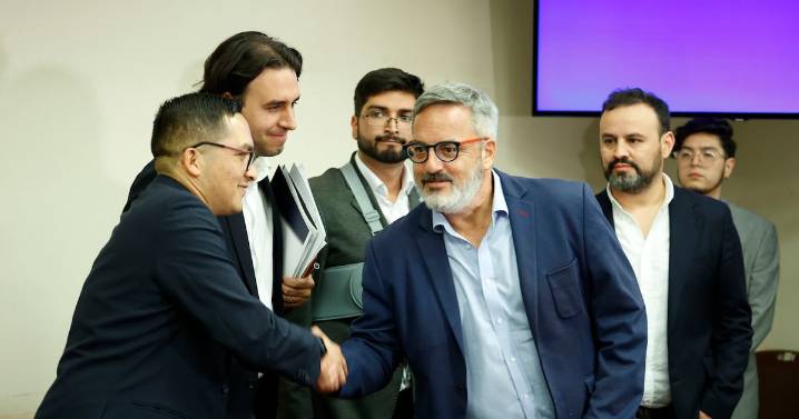 Diputados liberales se restan de sesión fotográfica con Jeannette Jara