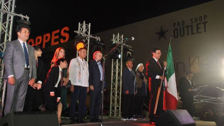 Viven laredenses fiesta patria con tradicional ceremonia del grito