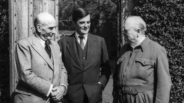 How kings and queens and Churchill’s ghost are working their magic on Trump
