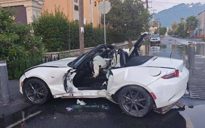 Fuerte accidente deja a hombre herido de gravedad en la colonia Del Prado en Monterrey