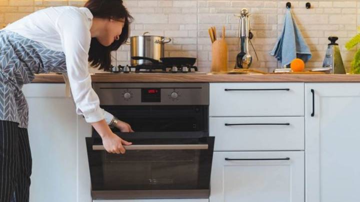Precio de la luz hoy, jueves 25 de septiembre, por horas: cuándo evitar encender el horno