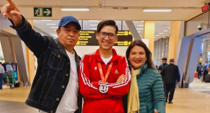 Sebastián Lozada, el peruano que sí fue a un Mundial y lo ganó: el 'genio' matemático de 17 años que juega de defensa y quiere estudiar en el MIT
