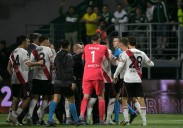 "Condicionaste el partido". La “no mano” que terminó en penal y expulsión y las “chiquitas” que enfurecieron a River contra el juez