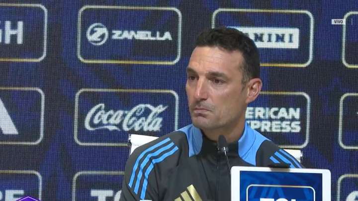 Scaloni quedó totalmente emocionado por las lágrimas de un periodista: "¿Estás llorando?"