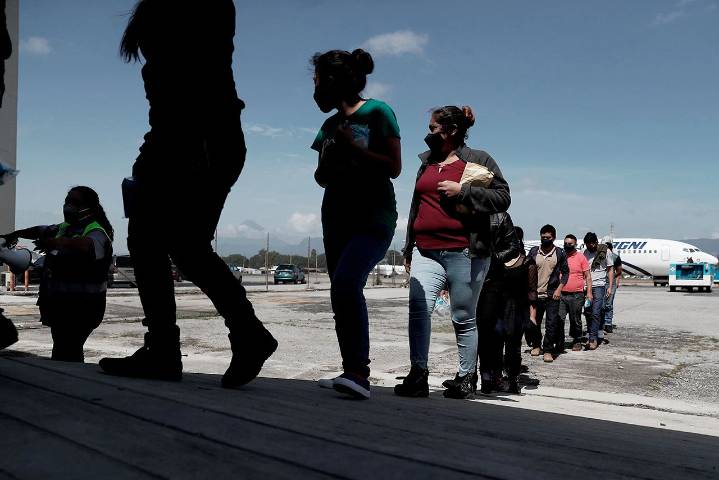 Juez bloquea plan de Trump para deportar a niños guatemaltecos