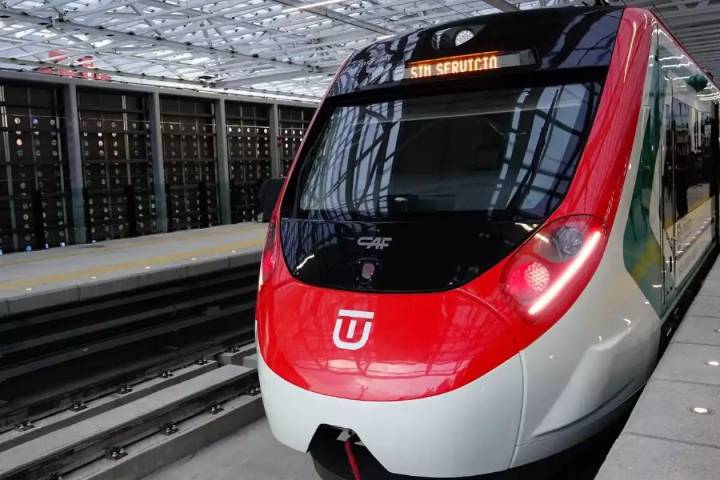 Claudia Sheinbaum anuncia que el Tren Interurbano México–Toluca estará listo entre diciembre y enero
