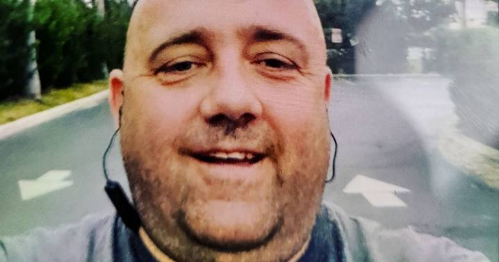 Double glazing cowboy left customer thousands out of pocket then jetted off to USA with wife