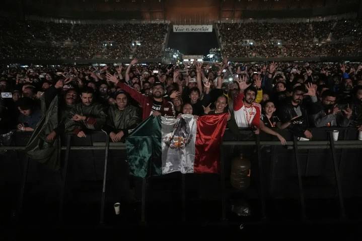 Fans recorren kilómetros para ver a Oasis en México