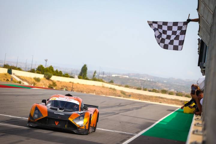 Así fue el estreno de la Ultimate Cup European Series en MotorLand Aragón