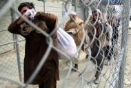 Pakistan shuts 40-year-old Afghan refugee camps