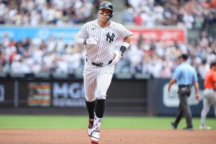 Deadspin | Yankees keep share of AL East lead with win over O's