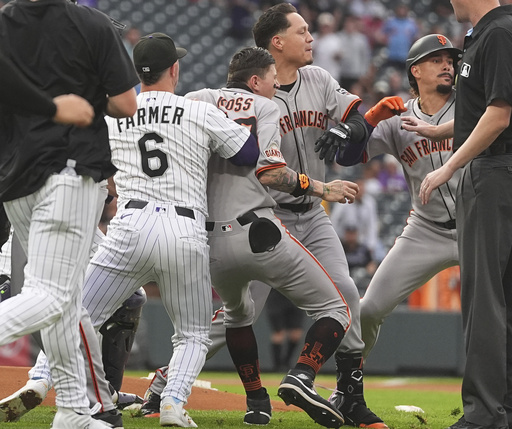 Freeland, Chapman y Adames expulsados tras el 30º jonrón de Devers; Gigantes vencen a Rockies