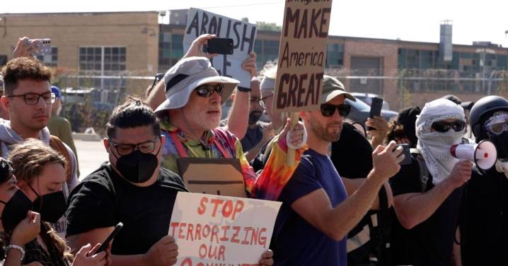 Activists say immigration enforcement increased as Chicago waits for promised federal intervention