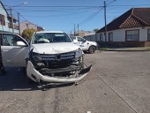 Violento choque entre dos camionetas, no hubo heridos