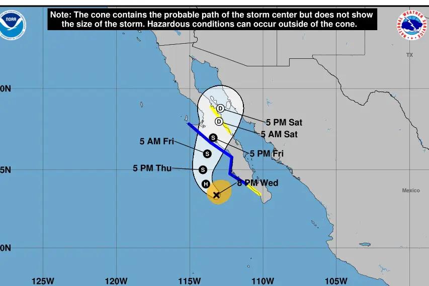 Huracán Lorena mantienen ruta de impacto con Baja California Sur