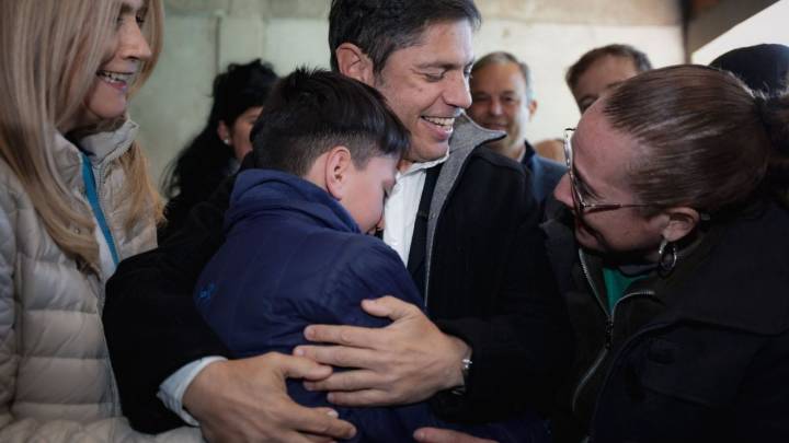 Tras las elecciones, Kicillof visita localidades de la Quinta Sección