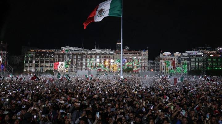 Policías de la CDMX recuperan 14 celulares robados en el Grito de Independencia