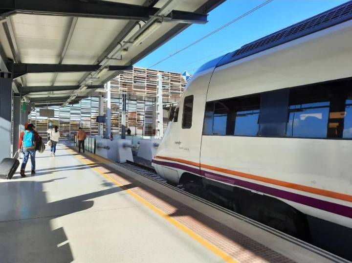 La llegada de nuevos operadores de tren a Huelva será posible a finales de 2027