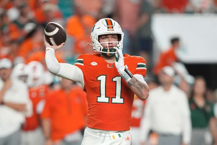 Where to stream ‘College GameDay’ live in Miami for free today