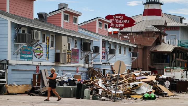 Pinellas OKs hurricane recovery contract with Mississippi firm