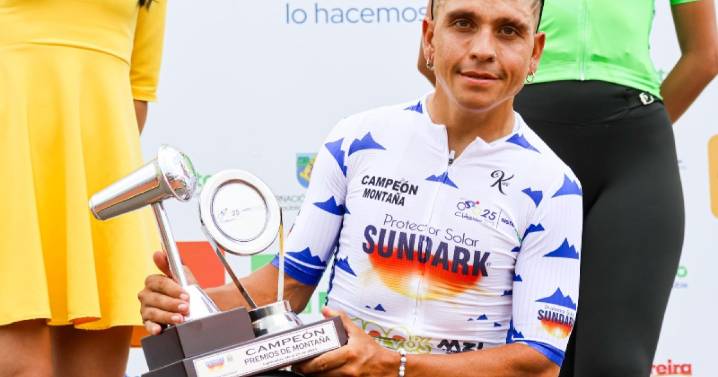 El campeón caldense en el Clásico RCN que empezó en el ciclismo en moto y no en bicicleta, esta es su historia